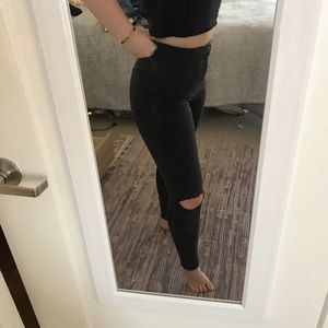 TOPSHOP - High waisted jeans w knee rips